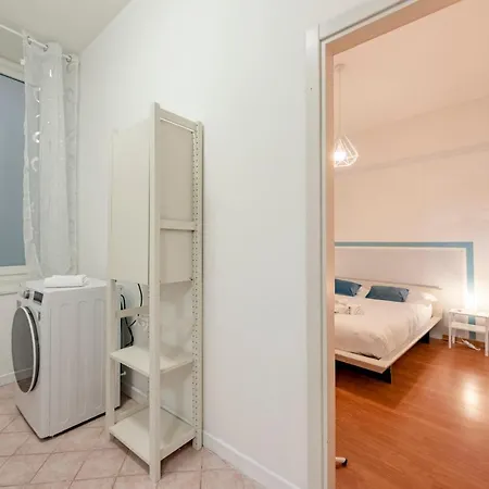 Mazzini 12, Elegant With Free Private Garage 800 M, Air Conditioning, Wi-fi, Just 100 M From The Public Appartement Rapallo