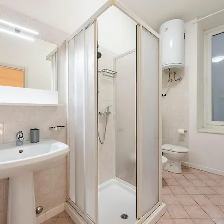 Mazzini 12, Elegant With Free Private Garage 800 M, Air Conditioning, Wi-fi, Just 100 M From The Public Appartement