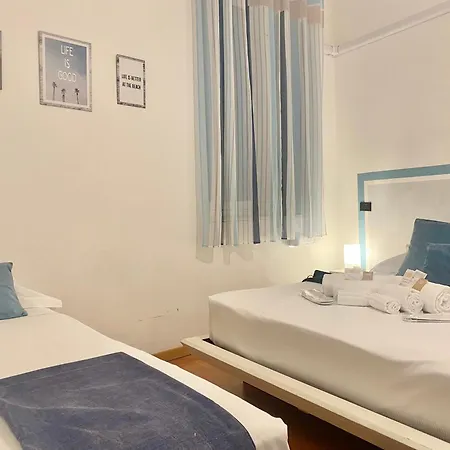 Appartement Mazzini 12, Elegant With Free Private Garage 800 M, Air Conditioning, Wi-fi, Just 100 M From The Public Rapallo