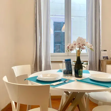 Appartement Mazzini 12, Elegant With Free Private Garage 800 M, Air Conditioning, Wi-fi, Just 100 M From The Public *