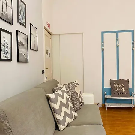 Appartement Mazzini 12, Elegant With Free Private Garage 800 M, Air Conditioning, Wi-fi, Just 100 M From The Public
