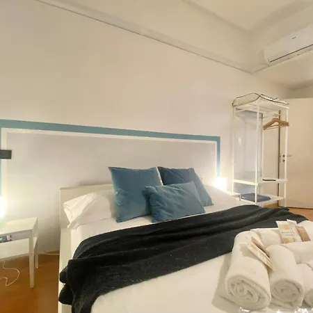 Mazzini 12, Elegant With Free Private Garage 800 M, Air Conditioning, Wi-fi, Just 100 M From The Public Apartman